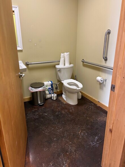 More Photos Of 422 US Highway 22 W, White House Station Storefront Retail Office For Lease