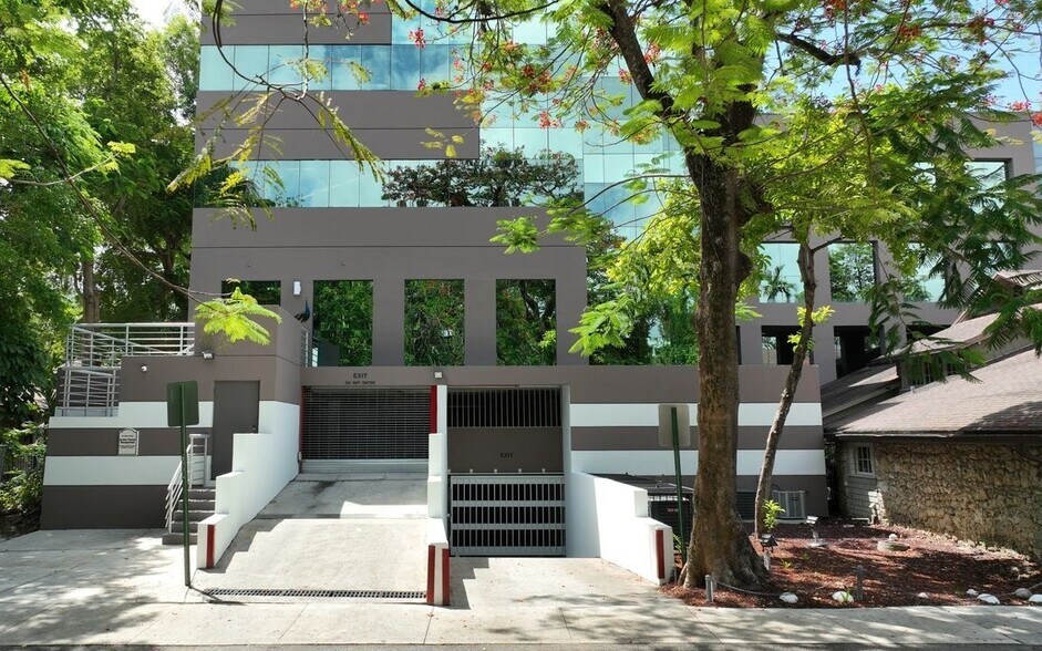 More Photos Of 2937 SW 27th Ave, Coconut Grove Office For Lease