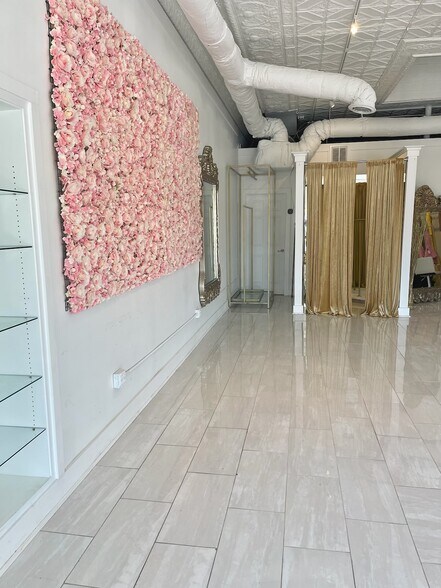 More Photos Of 5037 Union St, Union City Storefront For Sale