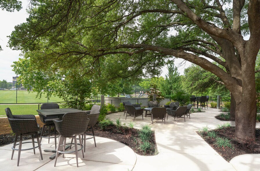 More Photos Of 14131 Midway Rd, Addison Office For Lease