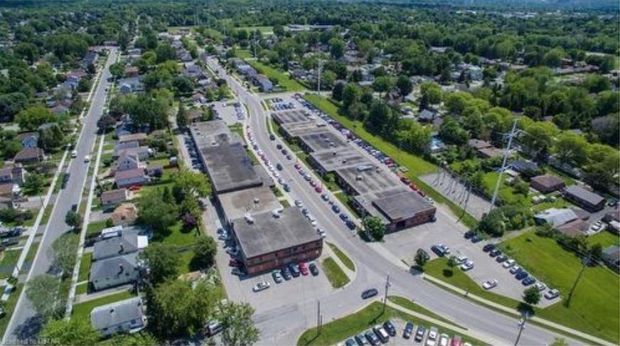 More Photos Of 340 Saskatoon St, London Showroom For Lease