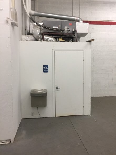 More Photos Of 10601-10677 NW 122nd St, Medley Warehouse For Lease