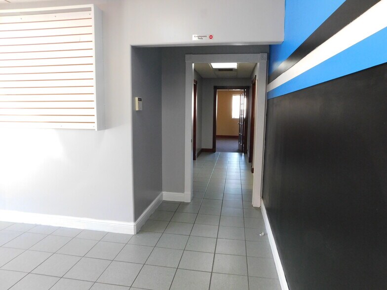 More Photos Of 5145 Commercial Dr, Melbourne Warehouse For Lease