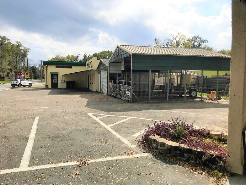 More Photos Of 100 N Dixie Ave, Fruitland Park Storefront Retail Office For Sale