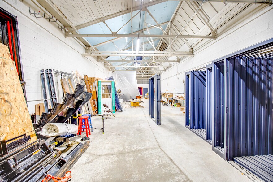 More Photos Of 2005 S 54th St, West Allis Warehouse For Lease