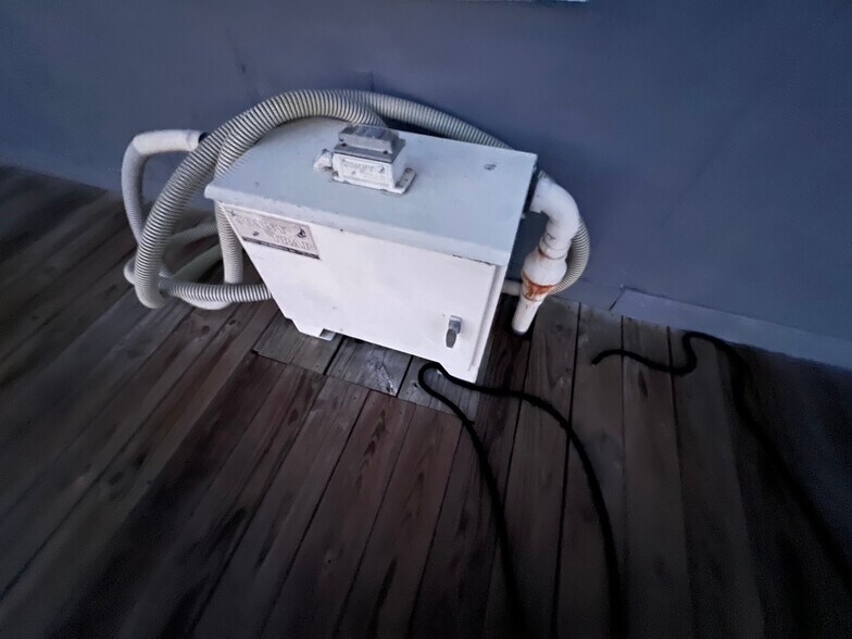 More Photos Of 27 Lighthouse Marina Rd, Sunrise Beach General Retail For Sale