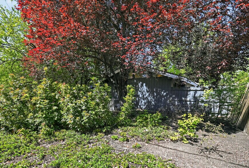 More Photos Of 1720 NE 4th St, Bend Office For Sale