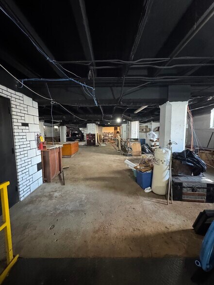 More Photos Of 203 Ellis St, Kewaunee Office For Sale