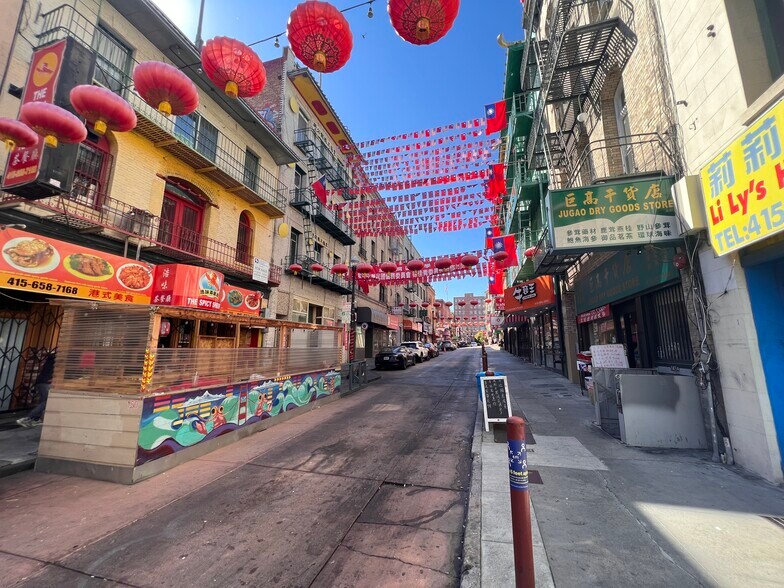 More Photos Of 160 Waverly Pl, San Francisco Storefront Retail Office For Lease