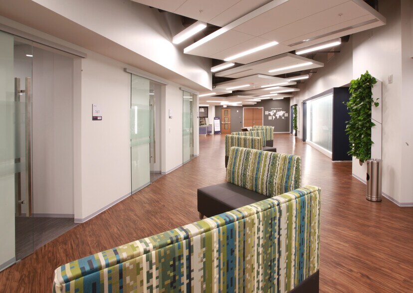 More Photos Of 400 Airborne Pky, Buffalo Office For Lease