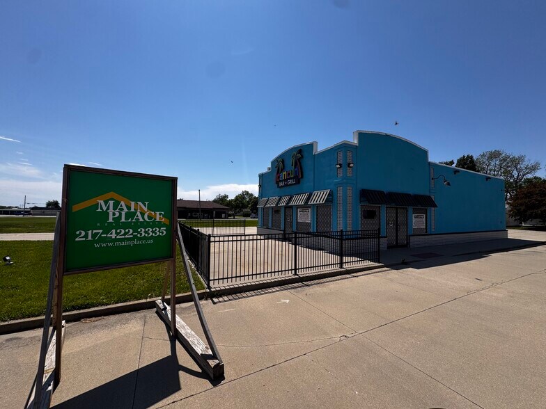 More Photos Of 125 N State Route 121, Warrensburg General Retail For Sale
