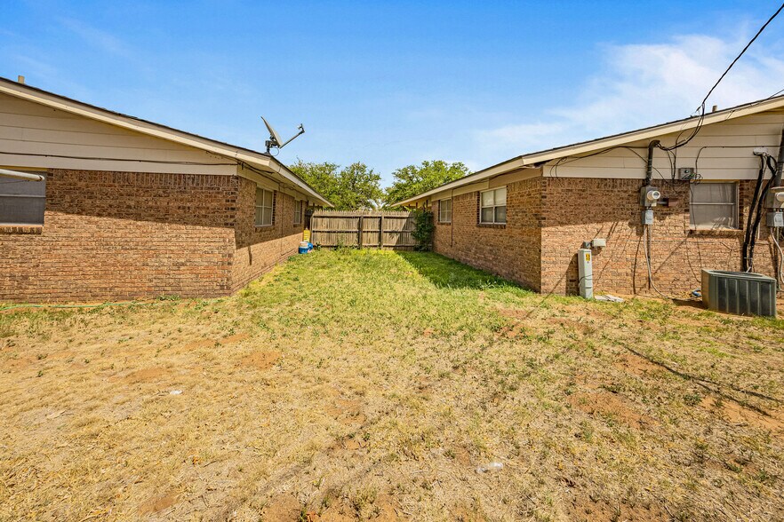 More Photos Of 501-524 Plaza Dr, Slaton Apartments For Sale