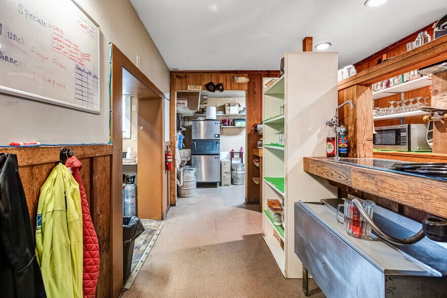 More Photos Of 263 N Main St, Donnelly Restaurant For Sale