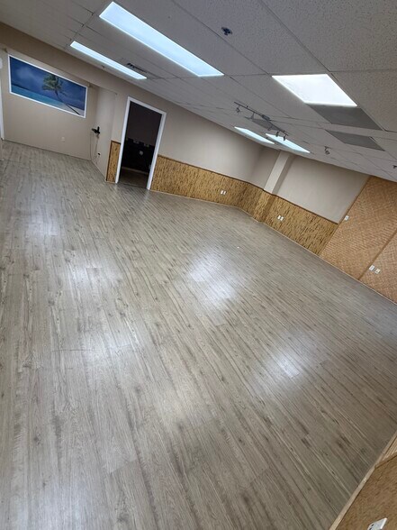 More Photos Of 1227-1285 Commons Ct, Clermont Warehouse For Lease