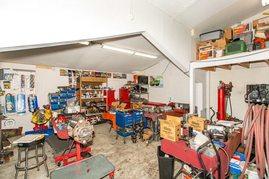 More Photos Of 6130 N US Highway 89, Flagstaff Auto Repair For Sale