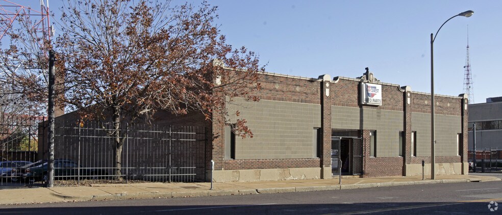 More Photos Of 1701 Delmar Blvd, Saint Louis Freestanding For Lease