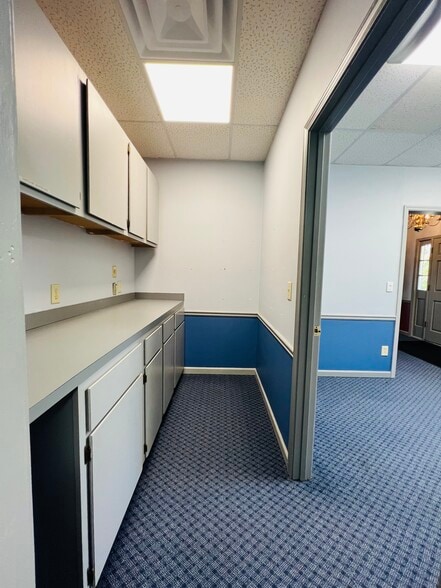 More Photos Of 575 Colonial Park Dr, Roswell Medical For Lease