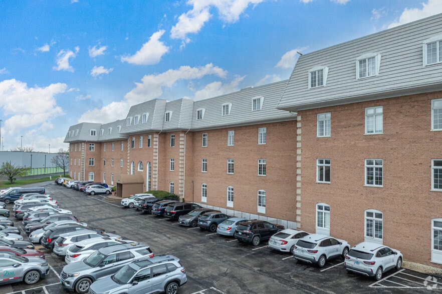 Primary Photo Of 188 Industrial Dr, Elmhurst Office For Lease