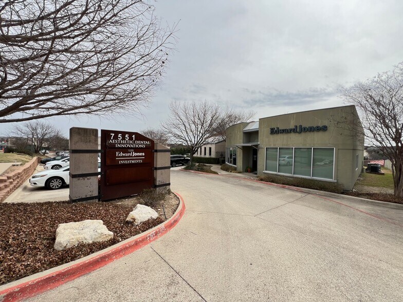 Primary Photo Of 7551-7555 Oakmont Blvd, Fort Worth Medical For Sale