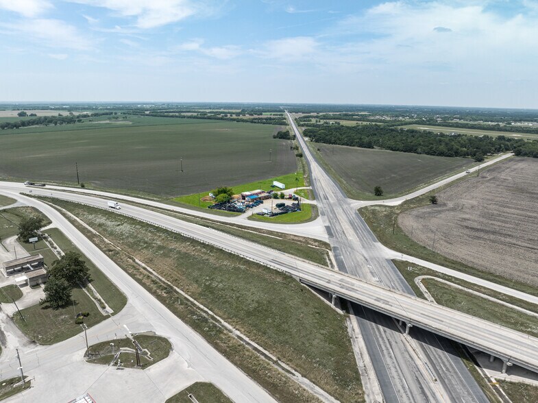 More Photos Of US-69 @ Hwy 121, Trenton Land For Lease