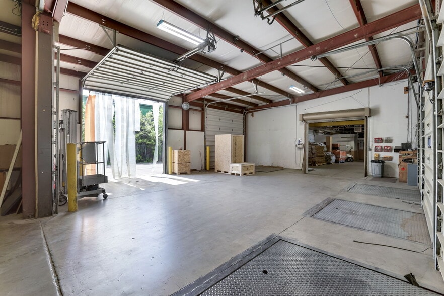 More Photos Of 2591 Harrison Rd, Columbus Warehouse For Sale