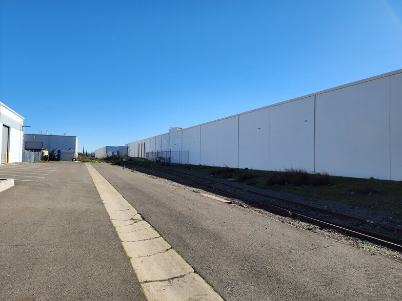 More Photos Of 4050 Pell Cir, Sacramento Warehouse For Sale