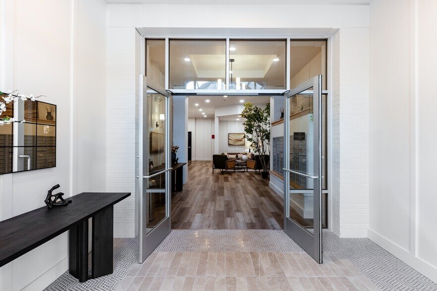 More Photos Of 1900 Queen Anne Ave N, Seattle Apartments For Lease