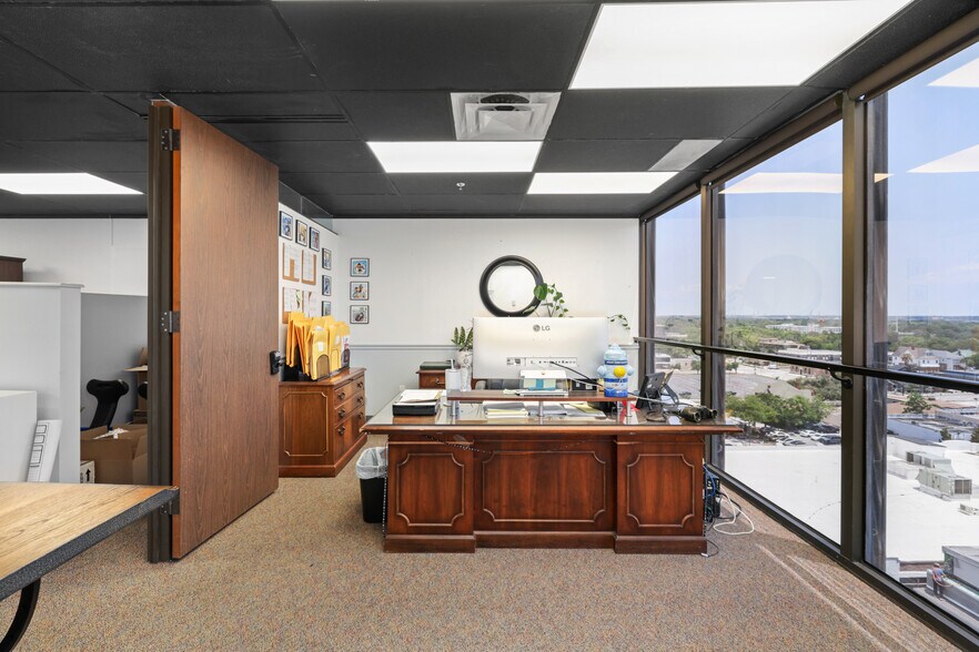 More Photos Of 233 E Bay St, Jacksonville Office For Sale