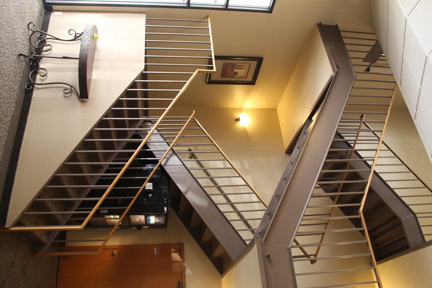 More Photos Of 6520-6532 Edenvale Blvd, Eden Prairie Service For Lease