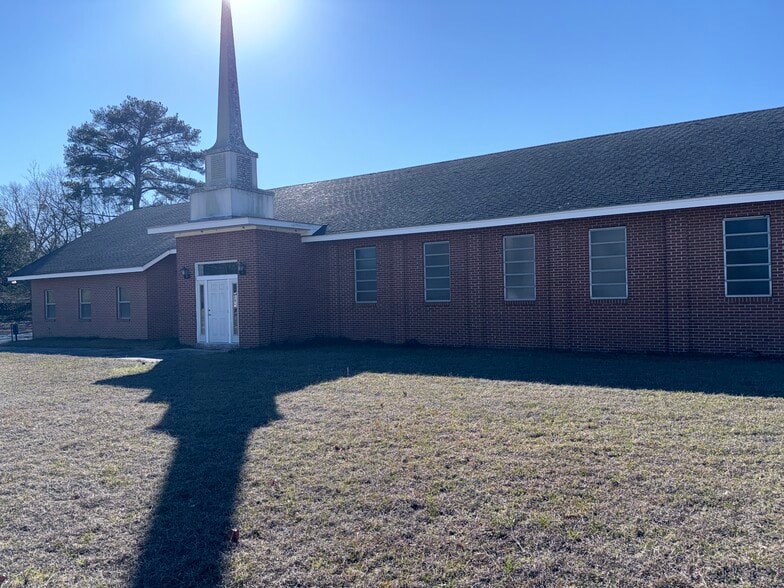 More Photos Of 702 E Church St, Atmore Specialty For Sale