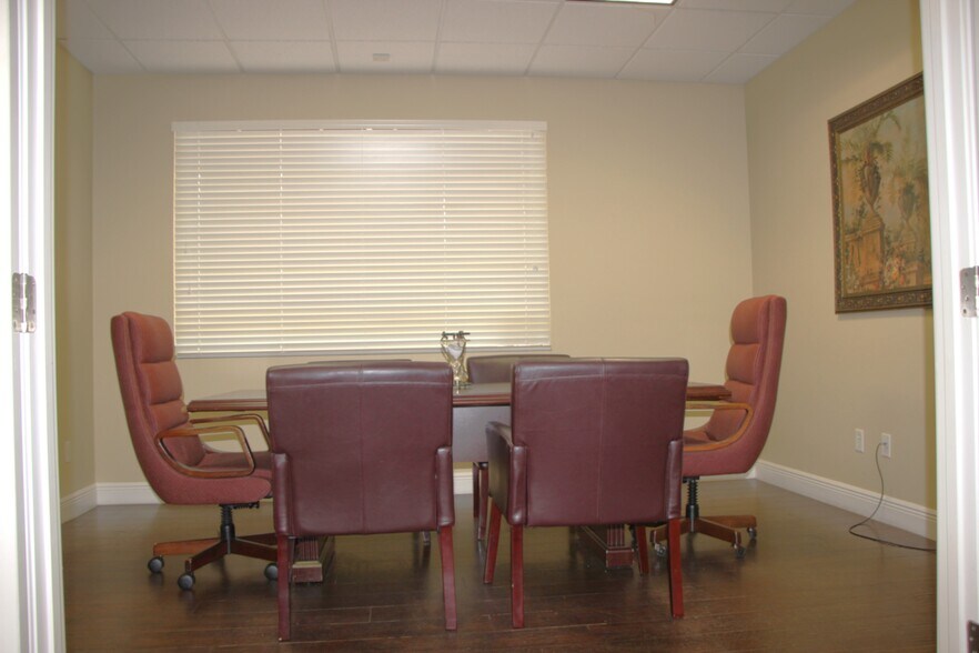 More Photos Of 6143 S Orange Blossom Trl, Orlando Loft Creative Space For Sale