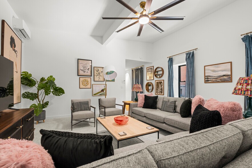 More Photos Of 9-13 Broadway St, Asheville Storefront Retail Office For Sale