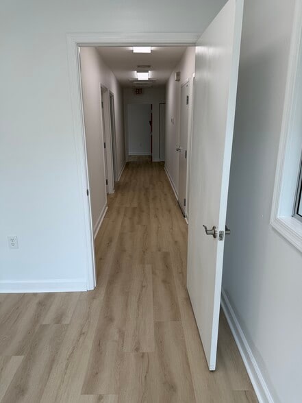 More Photos Of 1147 Independence Blvd, Virginia Beach Medical For Lease