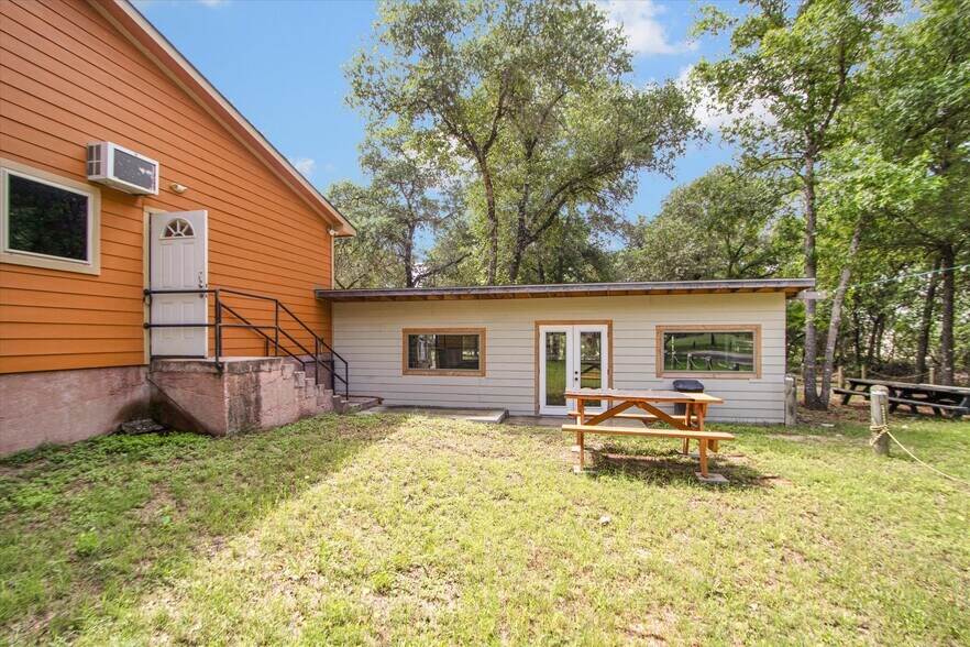 More Photos Of 3710 Waterwood Pass, Elmendorf Restaurant For Sale