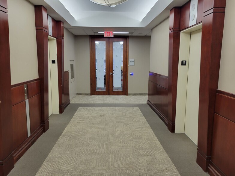 More Photos Of 55 University Ave, Toronto Office Residential For Lease