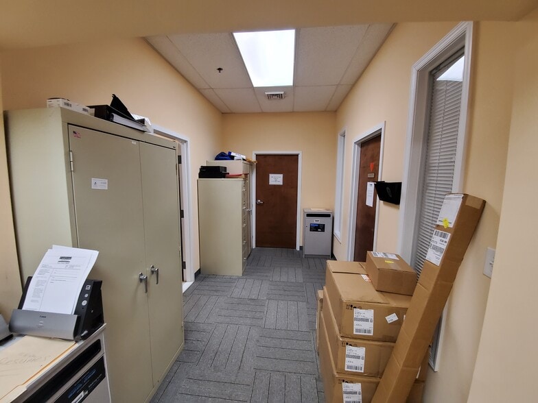 More Photos Of 200 Geiger Rd, Philadelphia Warehouse For Lease