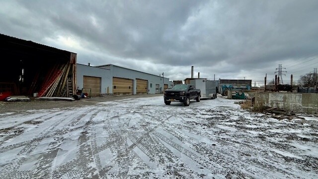 More Photos Of 3925 Hyde Park Blvd, Niagara Falls Manufacturing For Sale