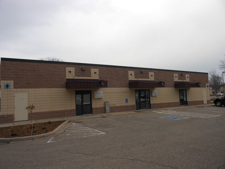 More Photos Of 1001 1st St S, Willmar General Retail For Sale
