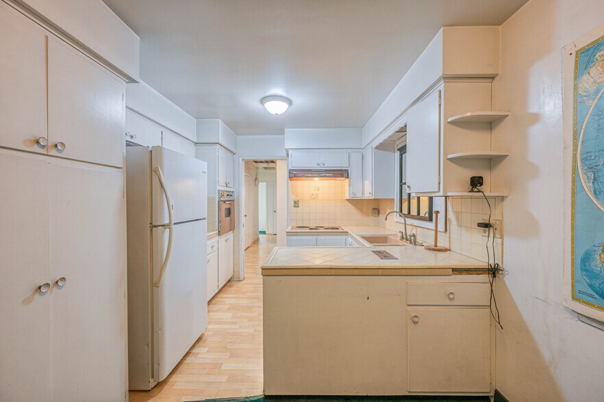 More Photos Of 1920 S Maryland Pky, Las Vegas Office Residential For Sale