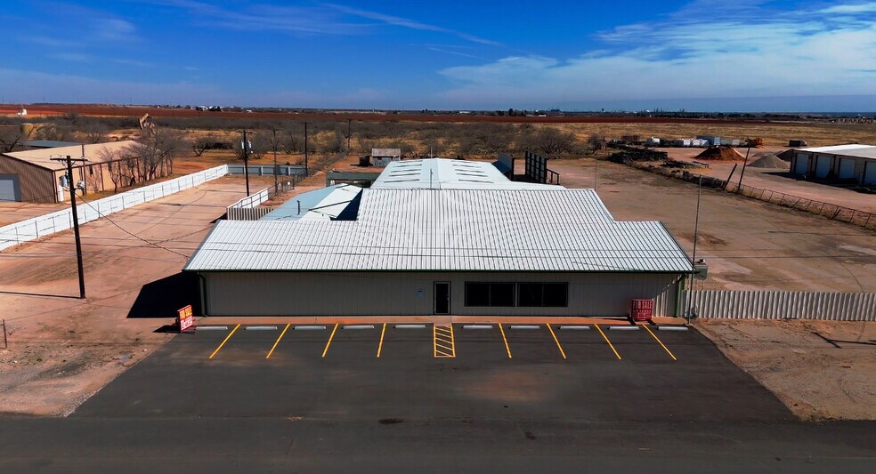 More Photos Of 2206 N Lamesa Hwy, Big Spring Light Distribution For Sale