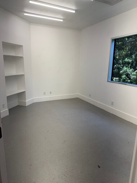 More Photos Of 120 E Marks St, Orlando Loft Creative Space For Lease