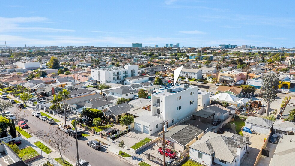 More Photos Of 10905 Dalerose Ave, Inglewood Multifamily For Sale