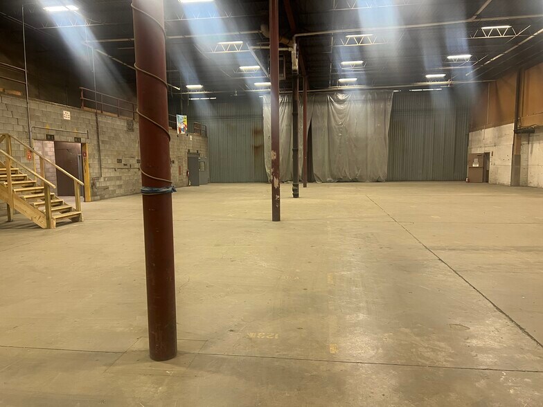 More Photos Of 1020-1060 Saw Mill Run Blvd W, Pittsburgh Warehouse For Sale