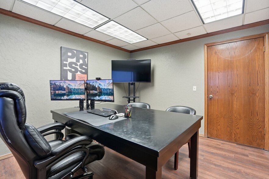 More Photos Of 14220 S Meridian Ave, Oklahoma City Warehouse For Sale