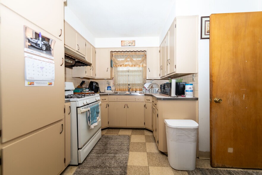 More Photos Of 663 Babbitt Rd, Euclid Multifamily For Sale