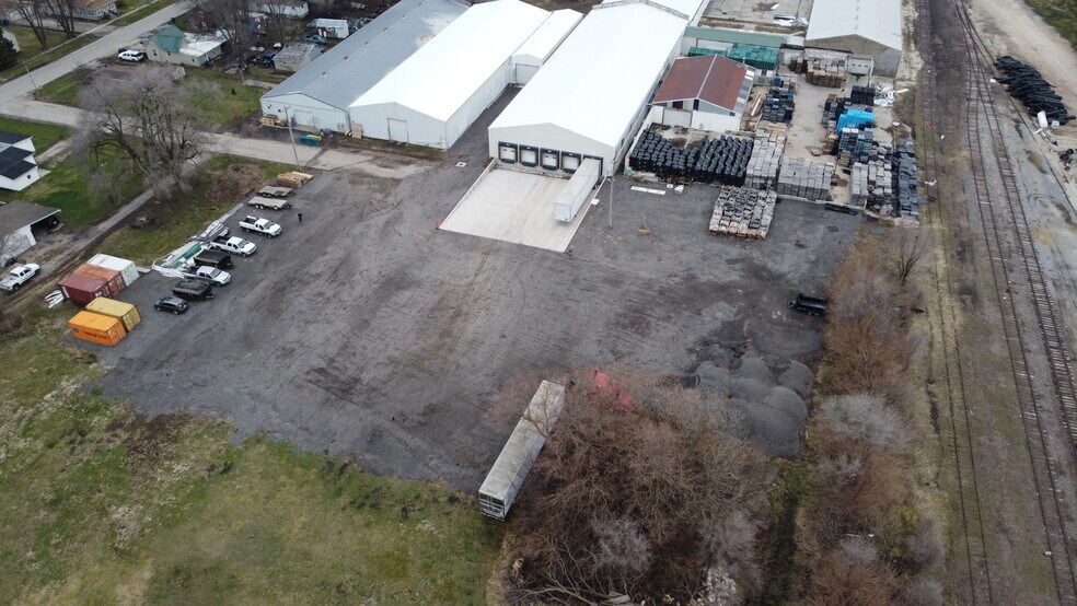 More Photos Of 610 W 9th Ave, Monmouth Flex For Lease