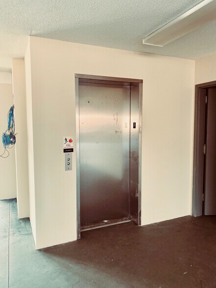 More Photos Of 1961 49th St, Long Island City Office For Lease