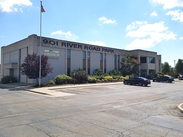 Primary Photo Of 901 NE River Rd, Topeka Warehouse For Lease