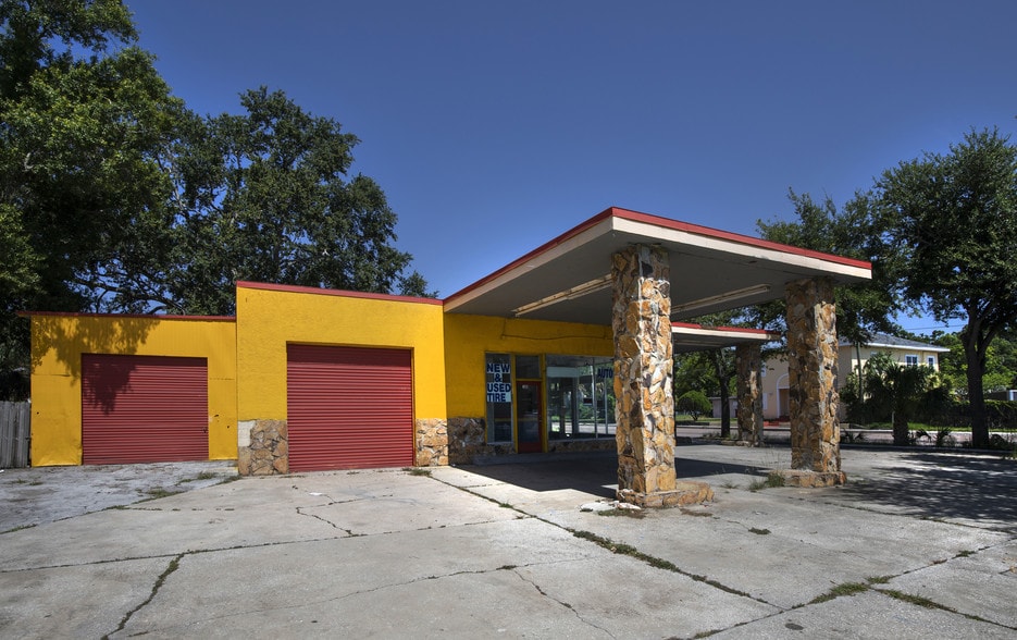 More Photos Of 1600 9th Ave N, Saint Petersburg Restaurant For Sale