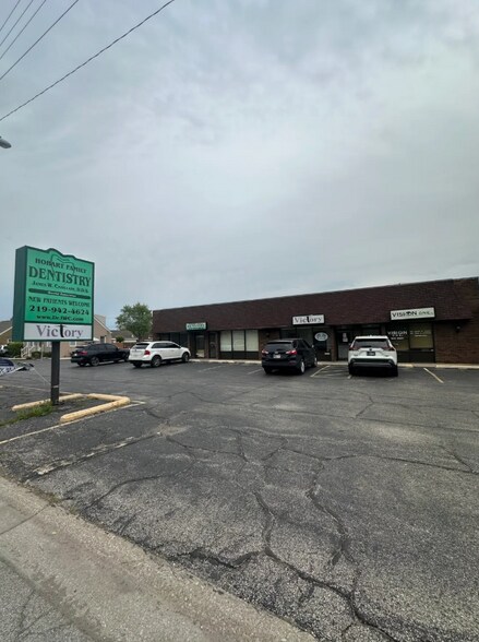 More Photos Of 409 N Wisconsin St, Hobart Office For Sale